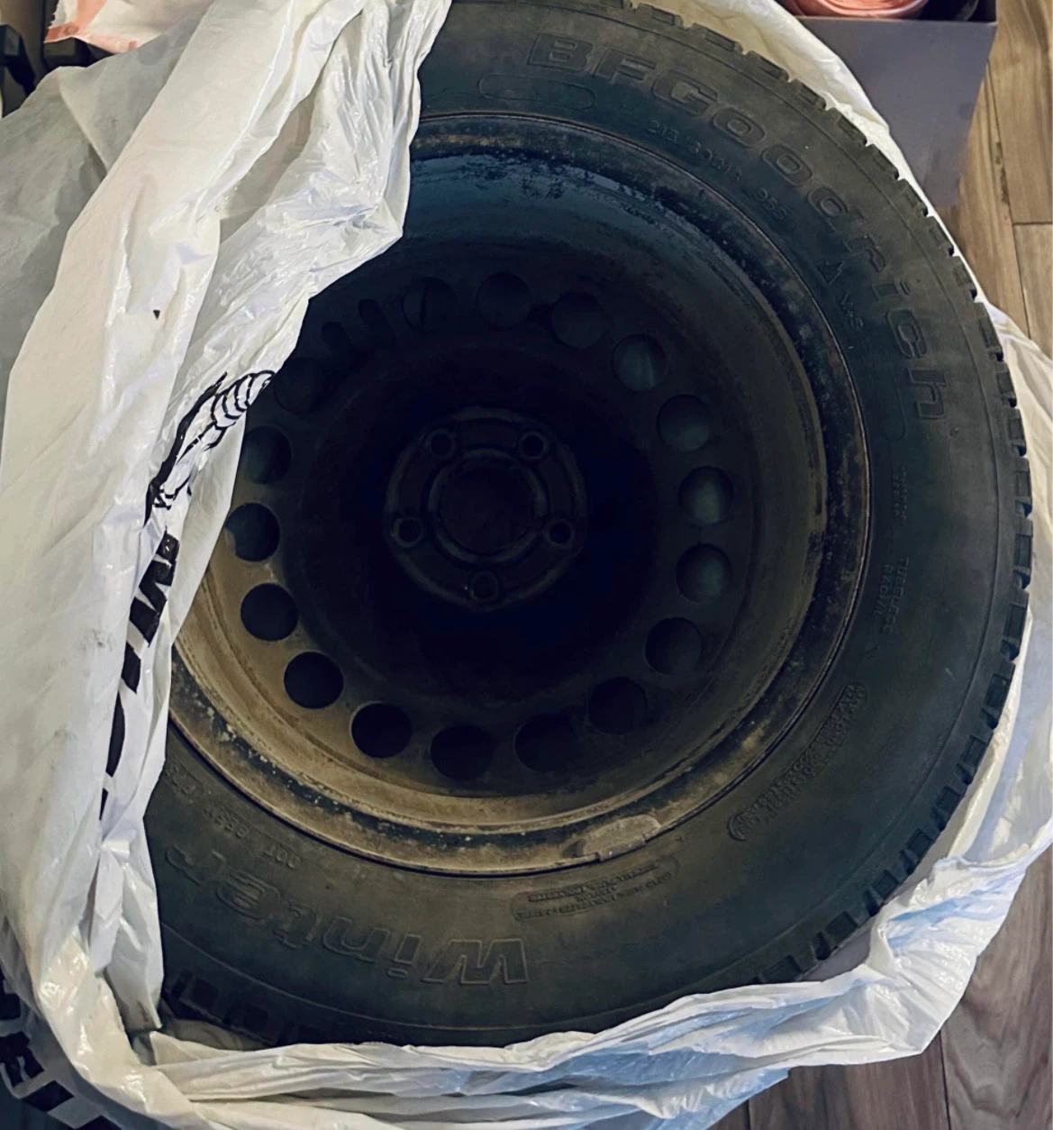 215/60/R16 winter tires on rims - photo 3