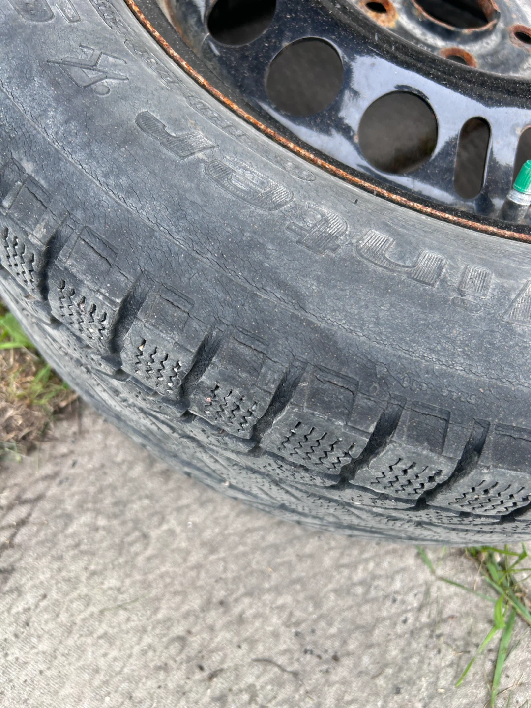 215/60/R16 winter tires on rims - photo 5