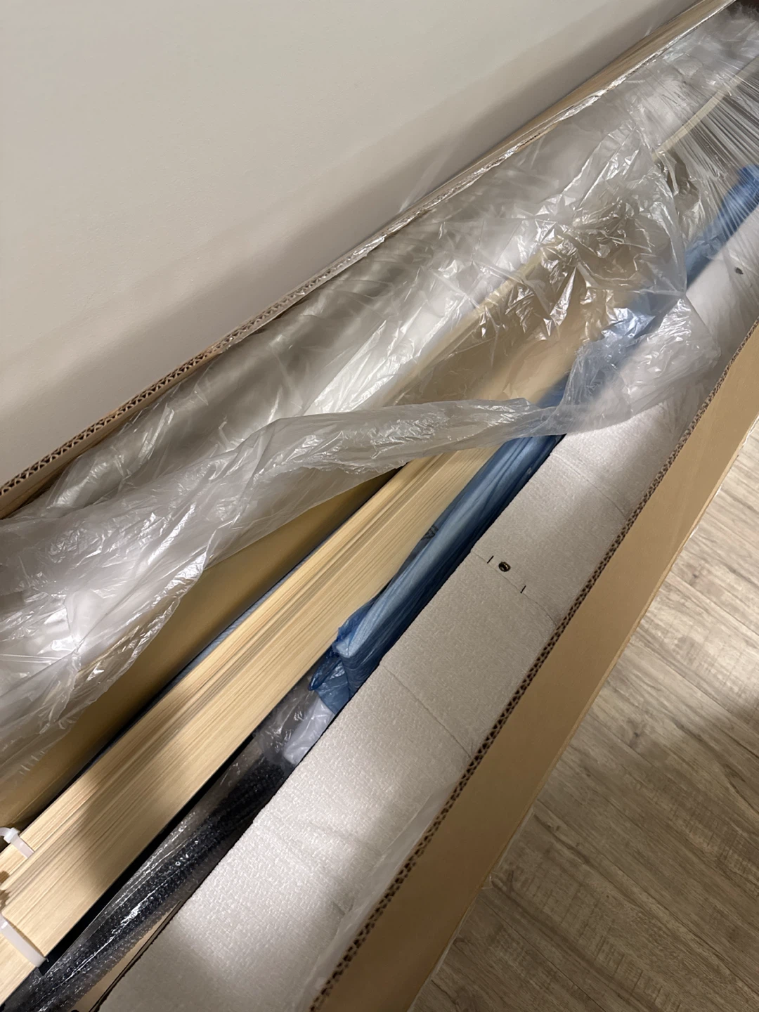 Brand new never used king size bed frame *still in box* - photo 3