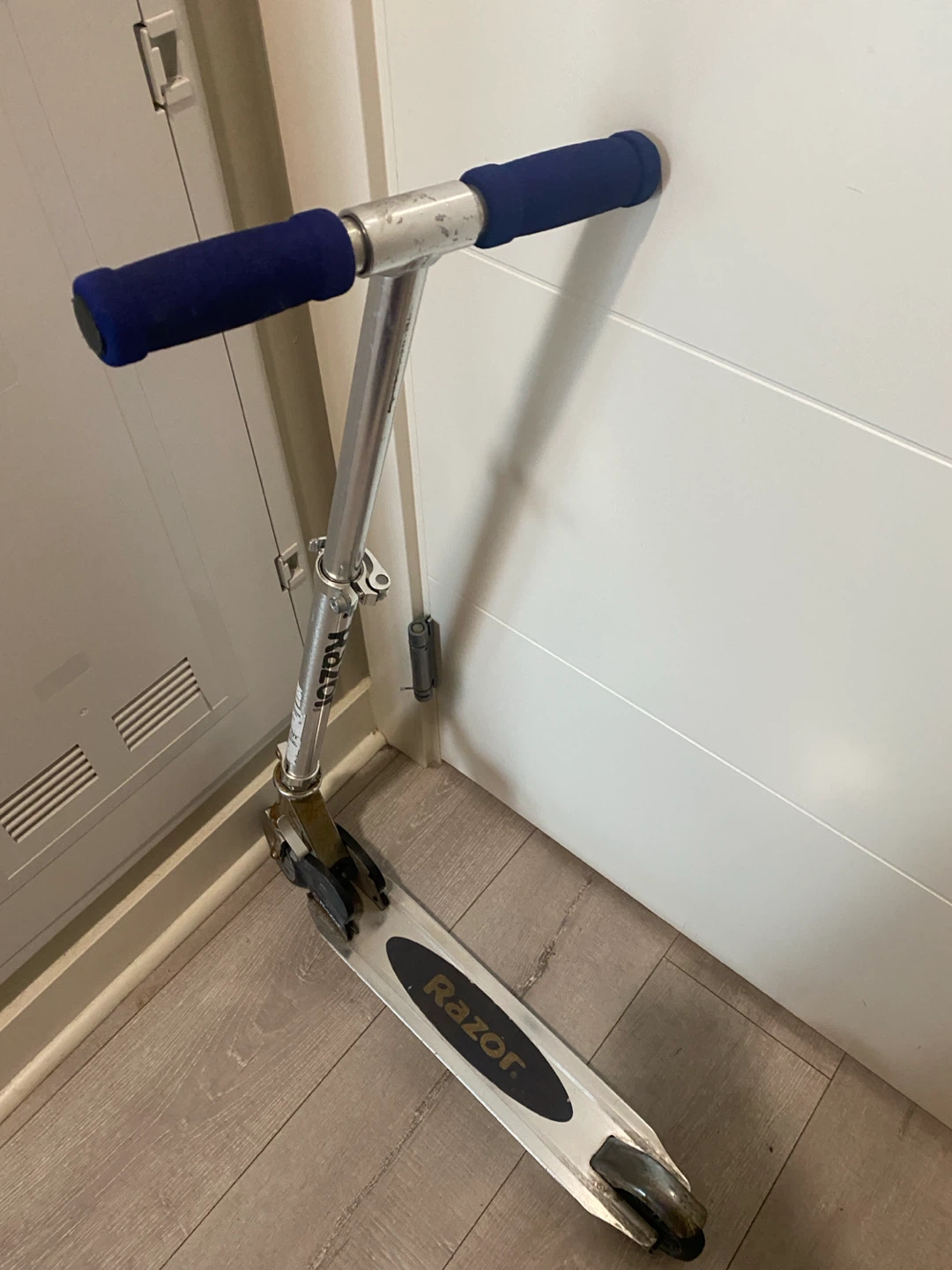 Razor Kick Scooter – Foldable Aluminum Scooter - photo 2