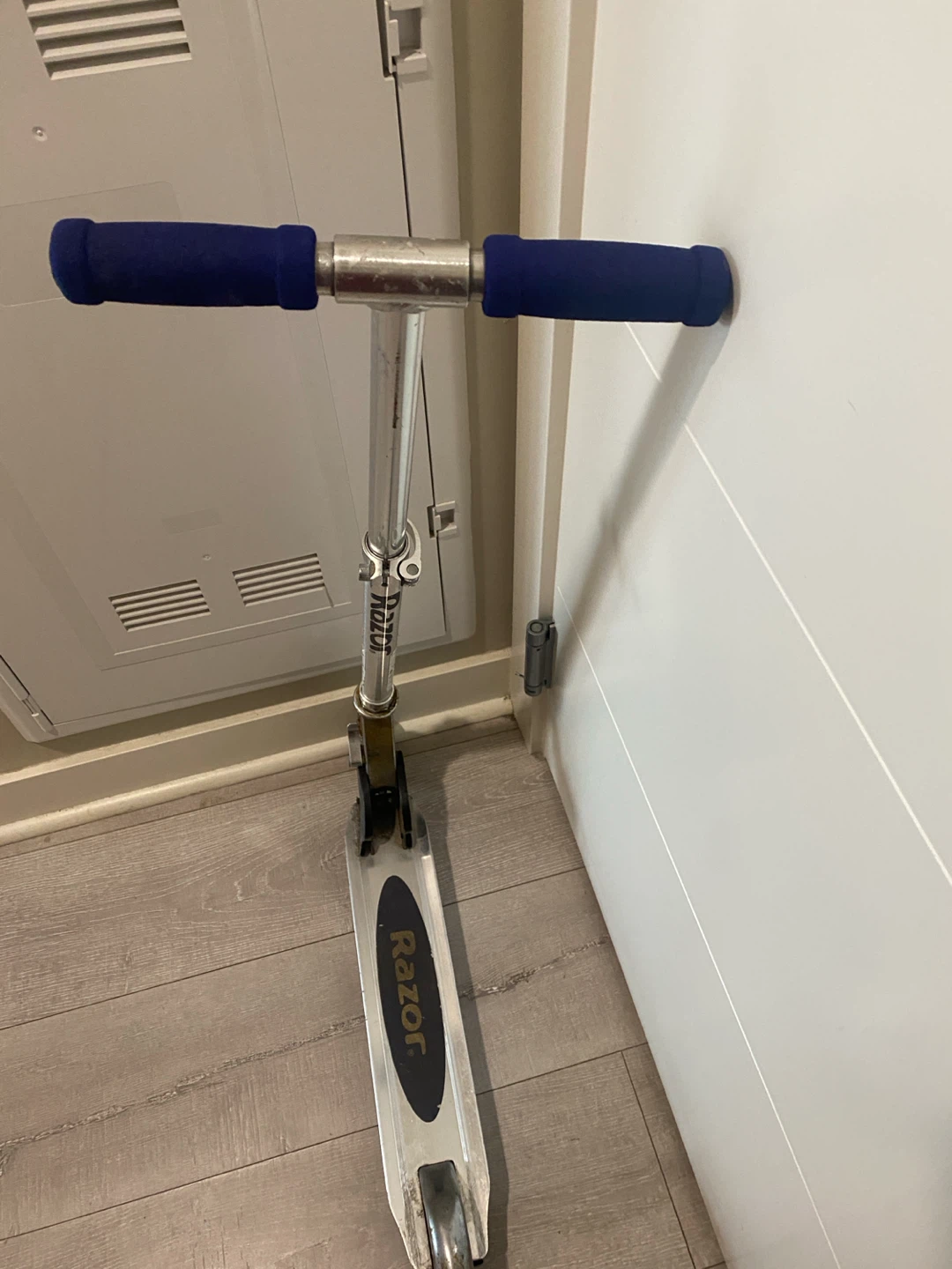 Razor Kick Scooter – Foldable Aluminum Scooter - photo 3