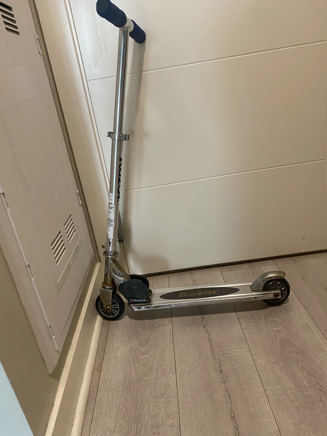Razor Kick Scooter – Foldable Aluminum Scooter - photo 4