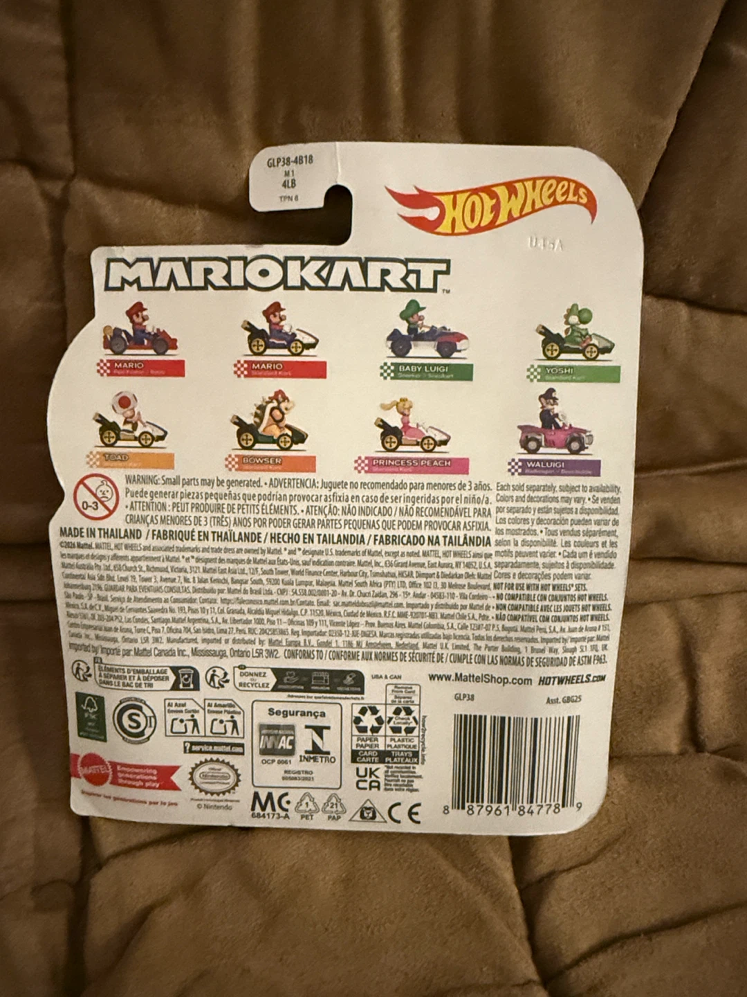 Hot Wheels Mario Kart Yoshi Standard Kart - photo 3