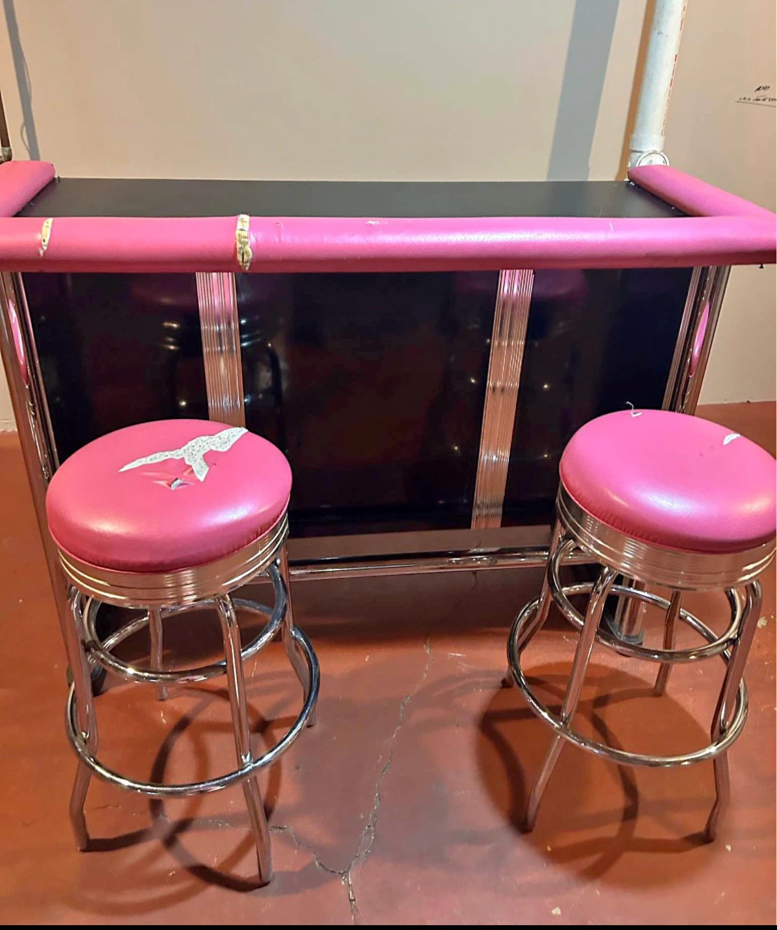 Retro Pink Bar and Stools Set
