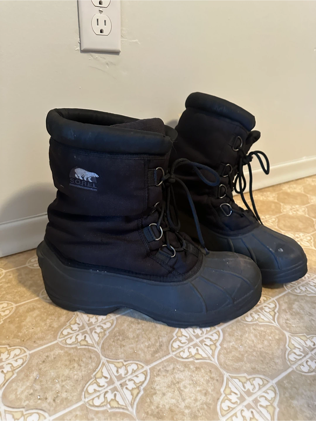 Black Sorel Winter Boots size 12 men's - photo 2
