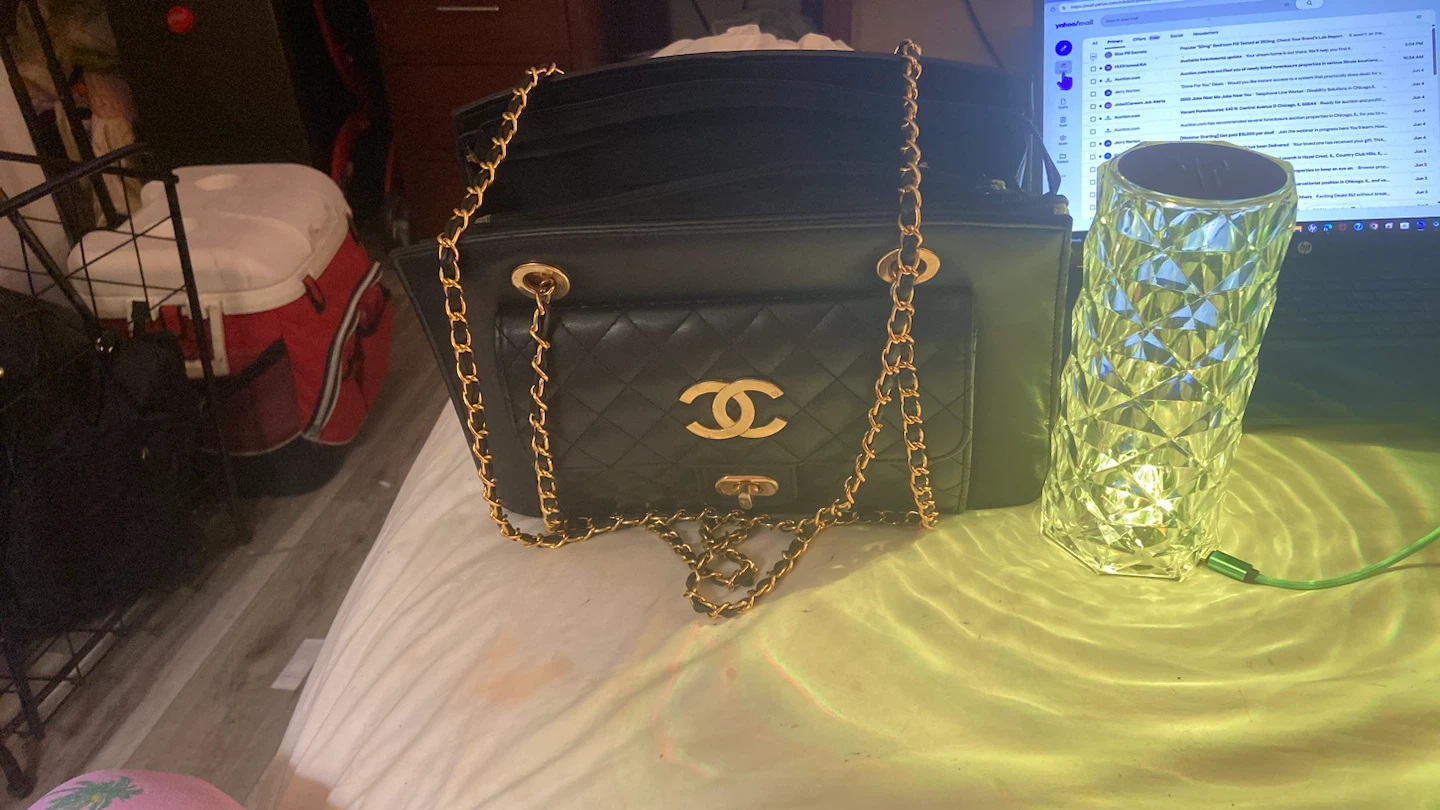 Chanel handbag large shoulder black quilted bag - photo 3