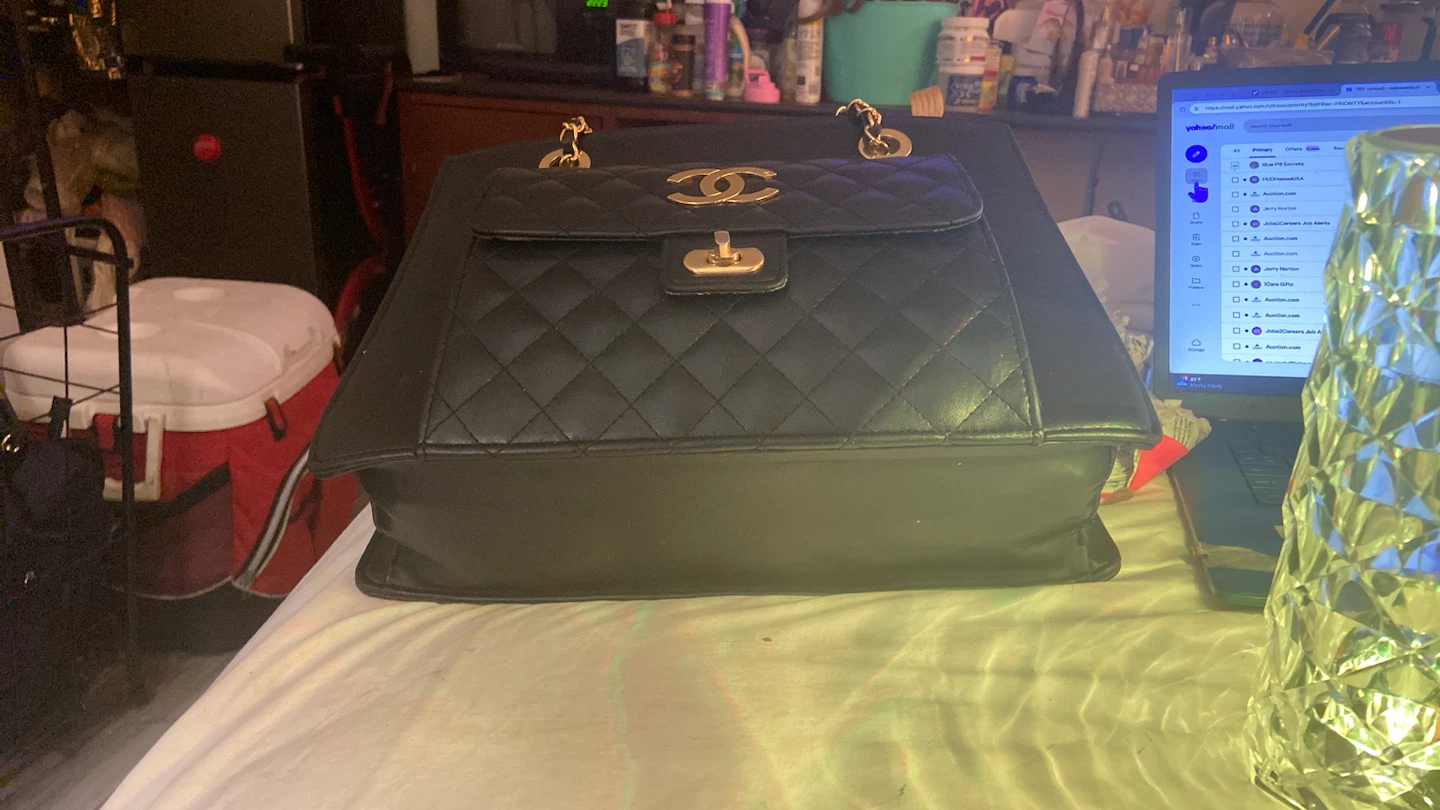 Chanel handbag large shoulder black quilted bag - photo 5