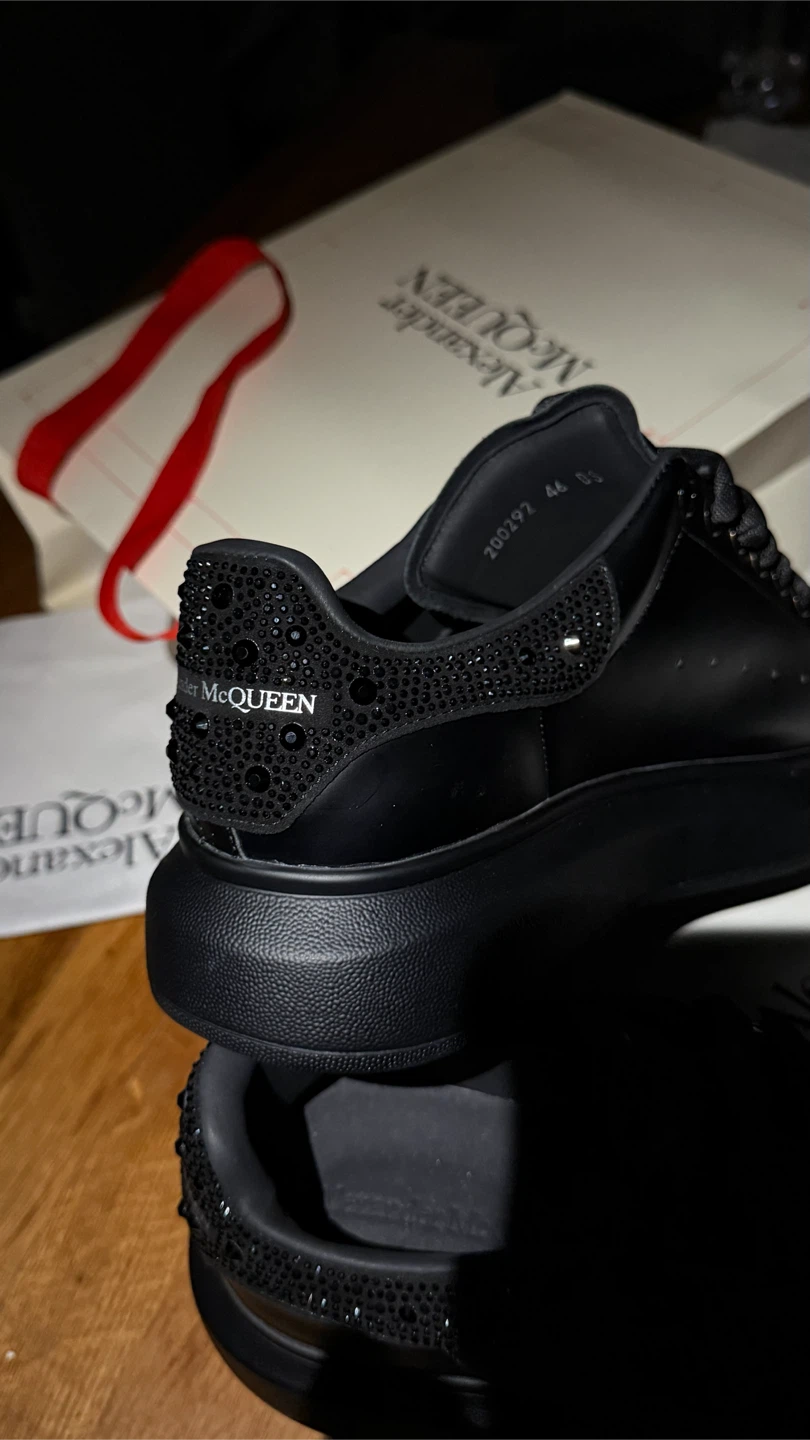 Alexander McQueen Oversized Sneakers with Crystals - Black - photo 4