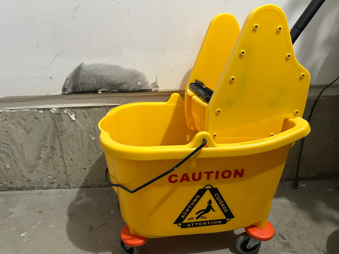 Yellow Mop Bucket with Wringer - photo 4