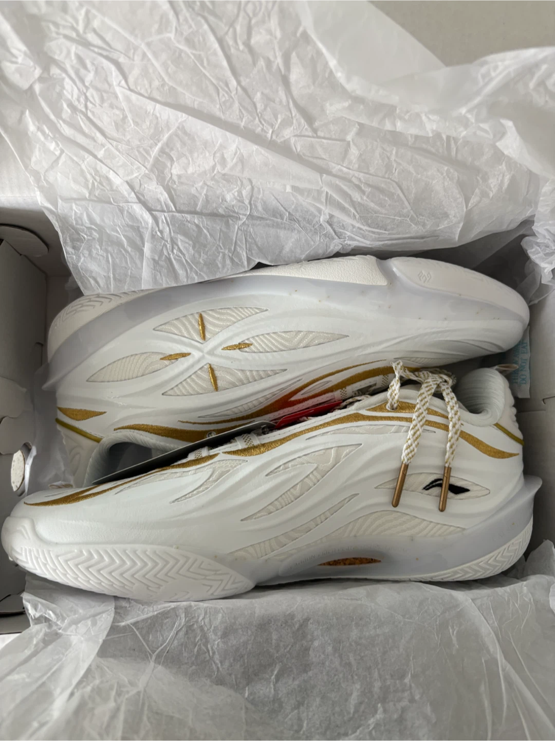 Wade 808 5 Ultra V2 “Golden Time”