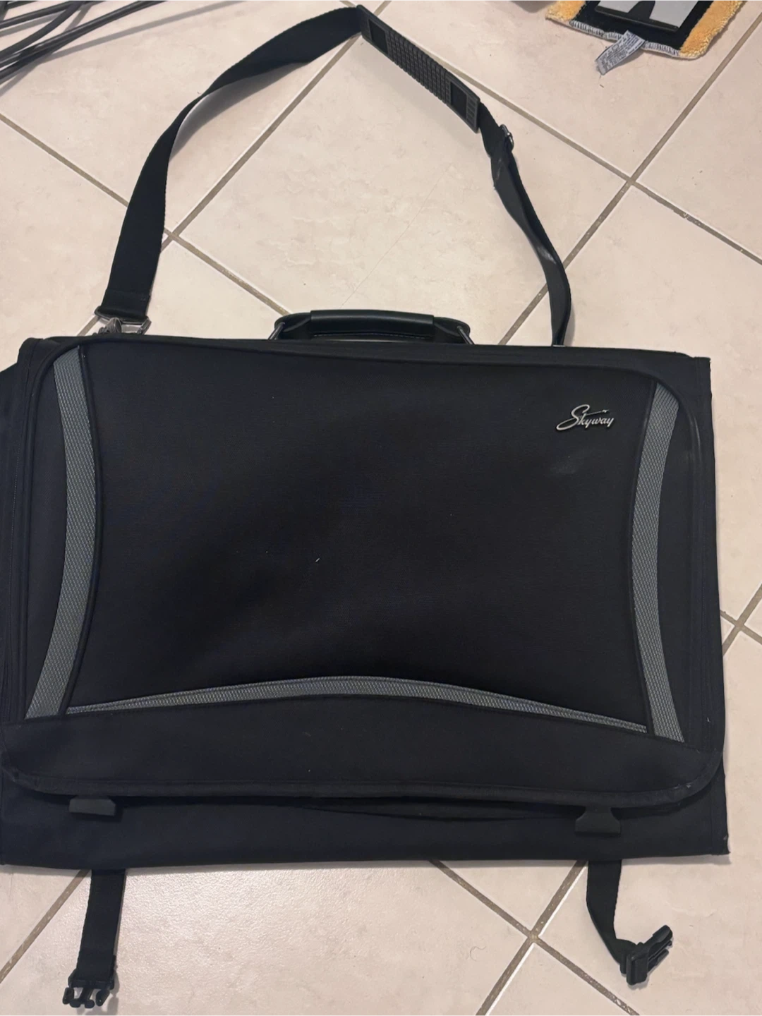Skyway Black Garment Bag with Strap
