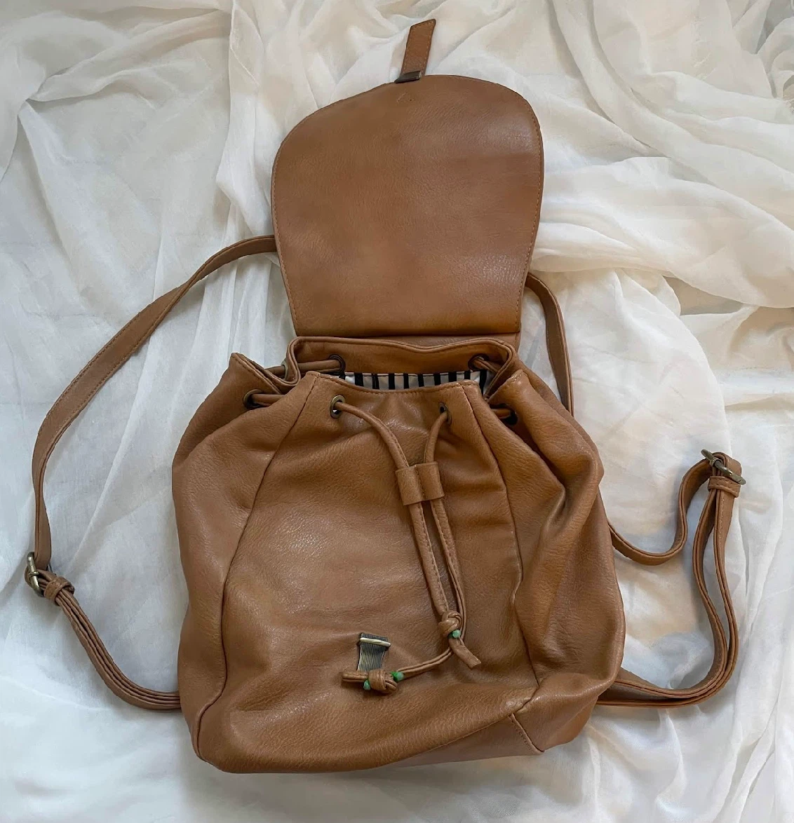 Brown leather backpack - photo 2