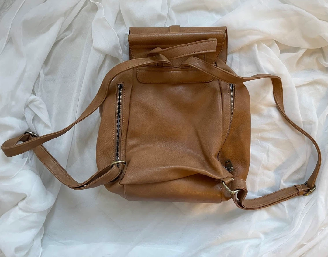 Brown leather backpack - photo 3