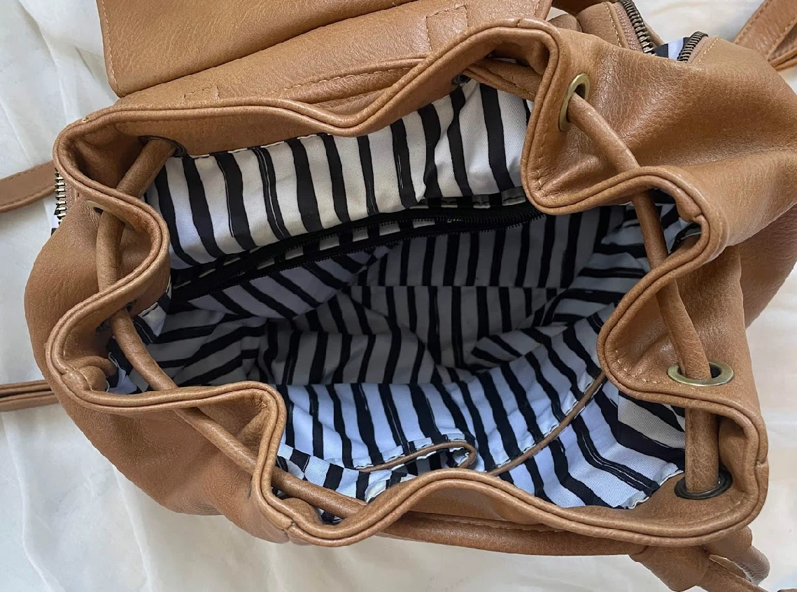 Brown leather backpack - photo 4