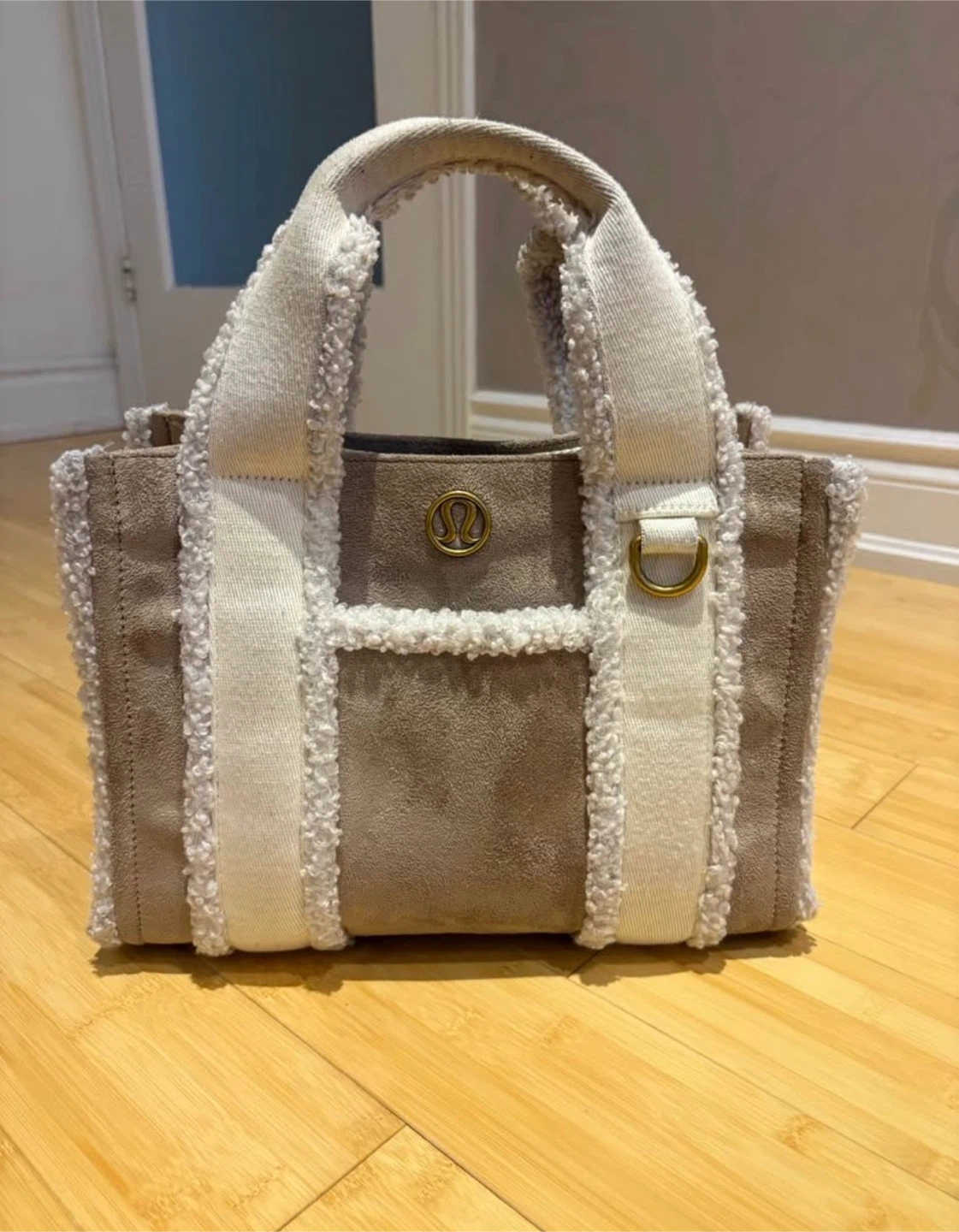 Lululemon Boxy Mini Tote Bag 4.5L Faux Shearling Trims
