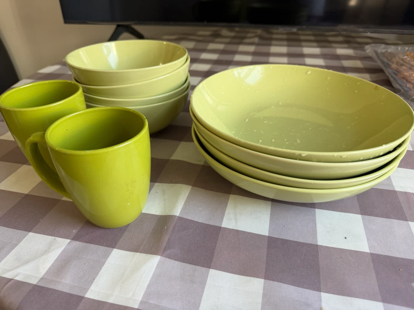 IKEA 2 Mugs, 4 Bowls, and 4 Plates Set