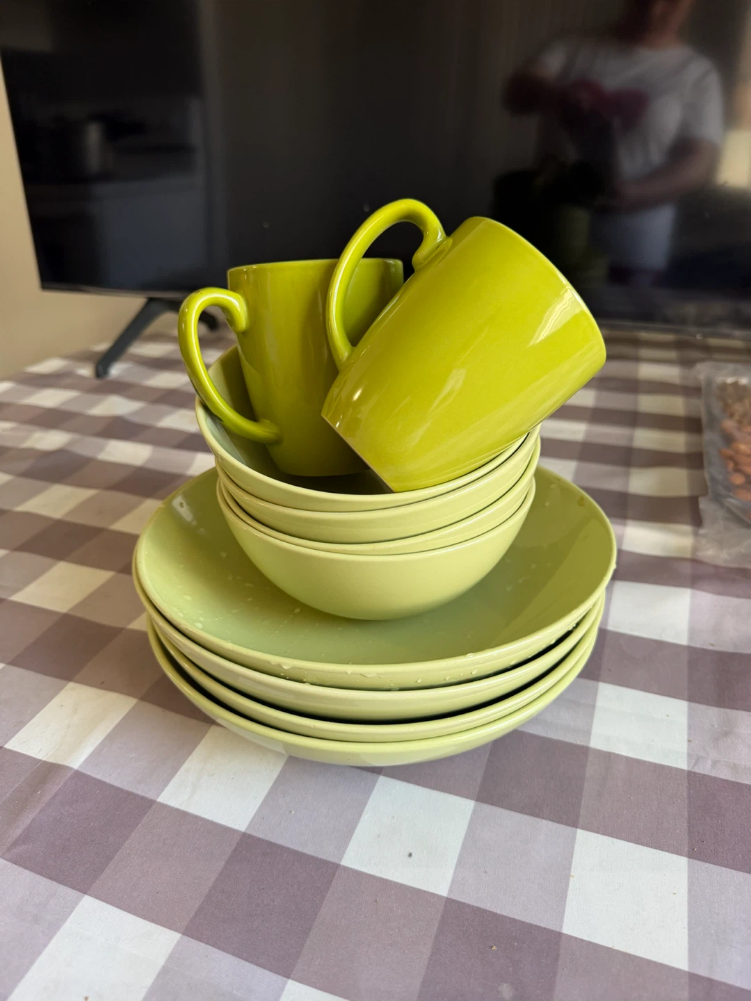 IKEA 2 Mugs, 4 Bowls, and 4 Plates Set - photo 3