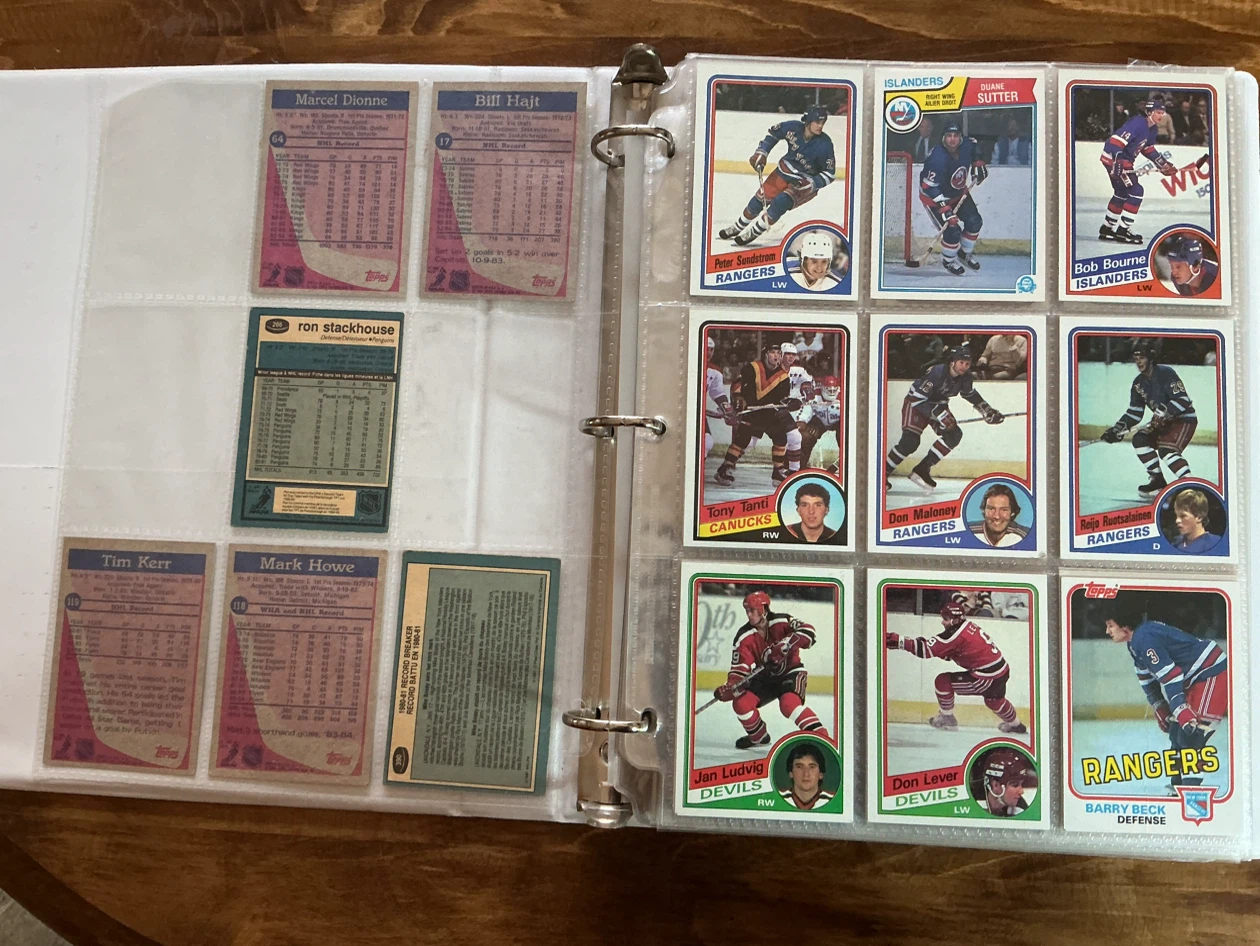 Approx. 133  1980’s O-PEE-CHEE & TOPPS Hockey Cards Collection - photo 2