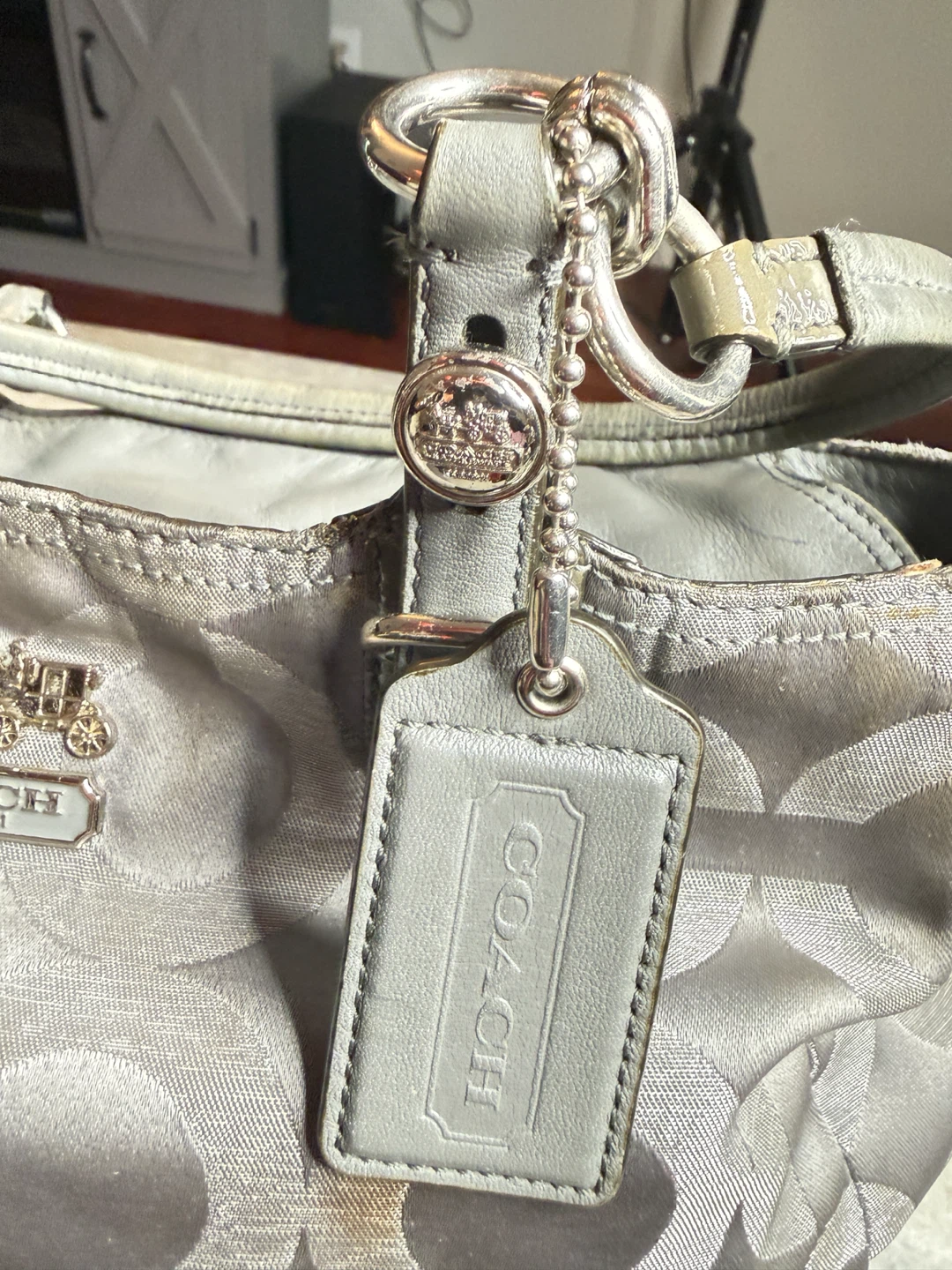 👜 Coach Mia Op Art Lurex Tote – Style F15746 - photo 3