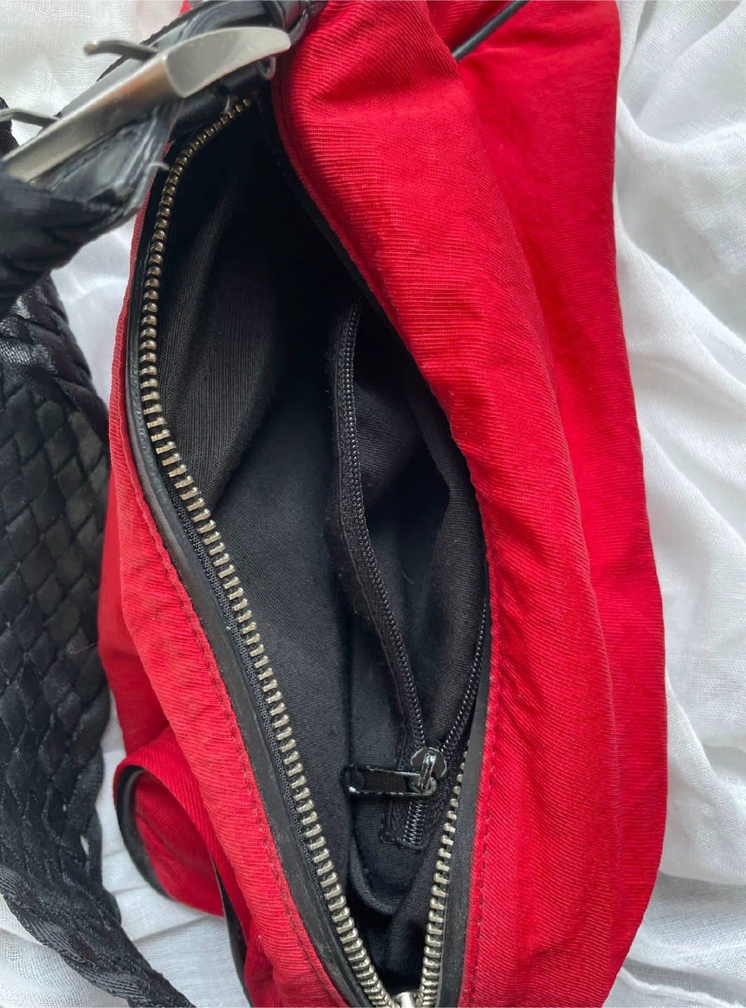 GUESS red/black bag - photo 3