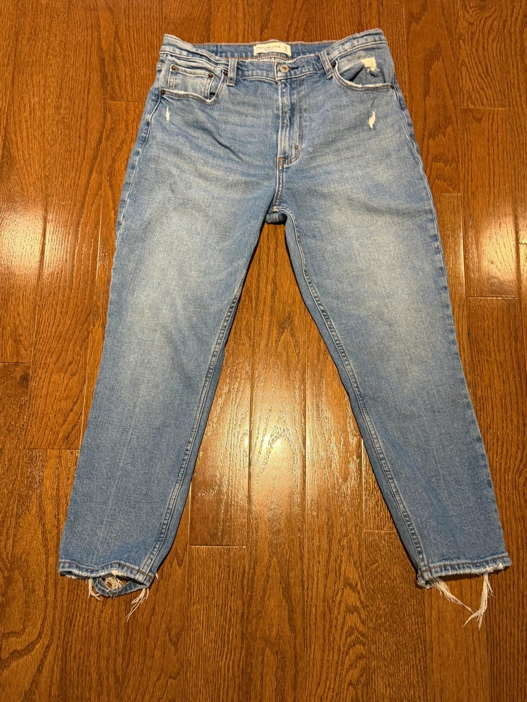 Abercrombie & Fitch The Skinny High Rise Jeans