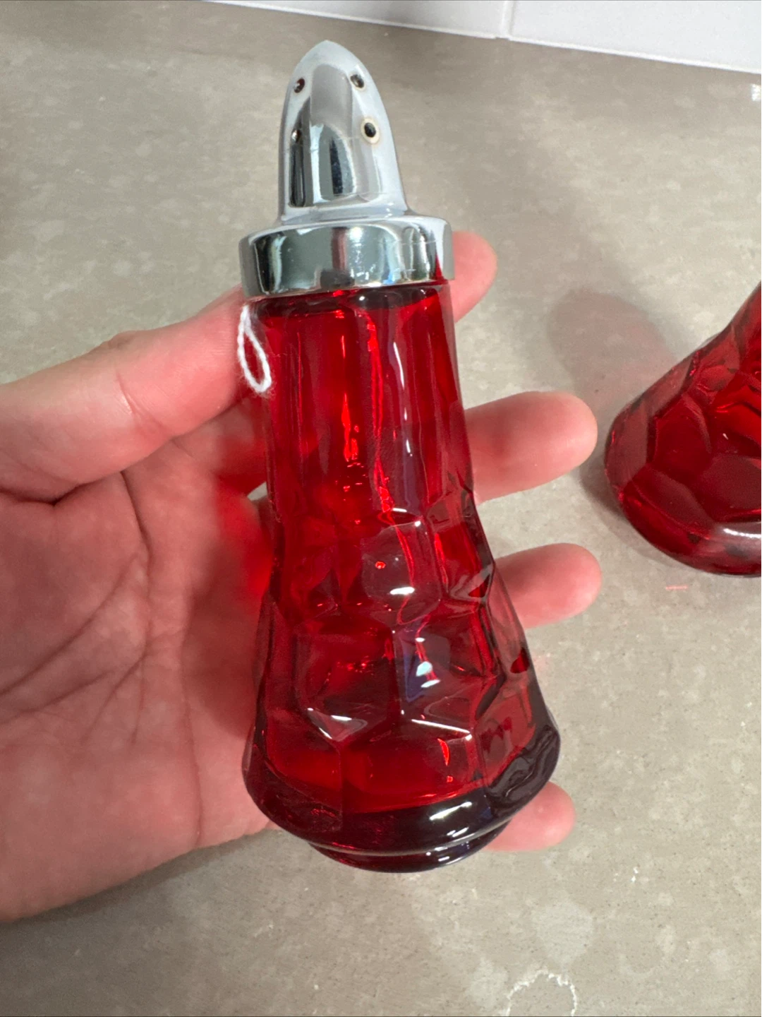 Red Glass Salt and Pepper Shakers Set - photo 2
