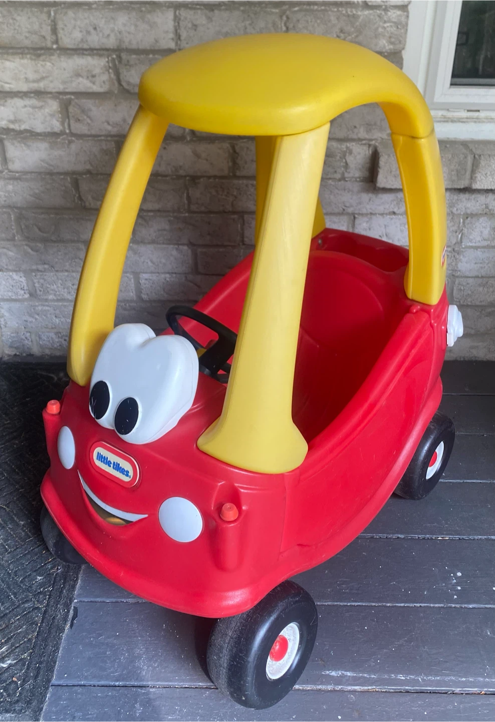Little Tikes cozy coupe car