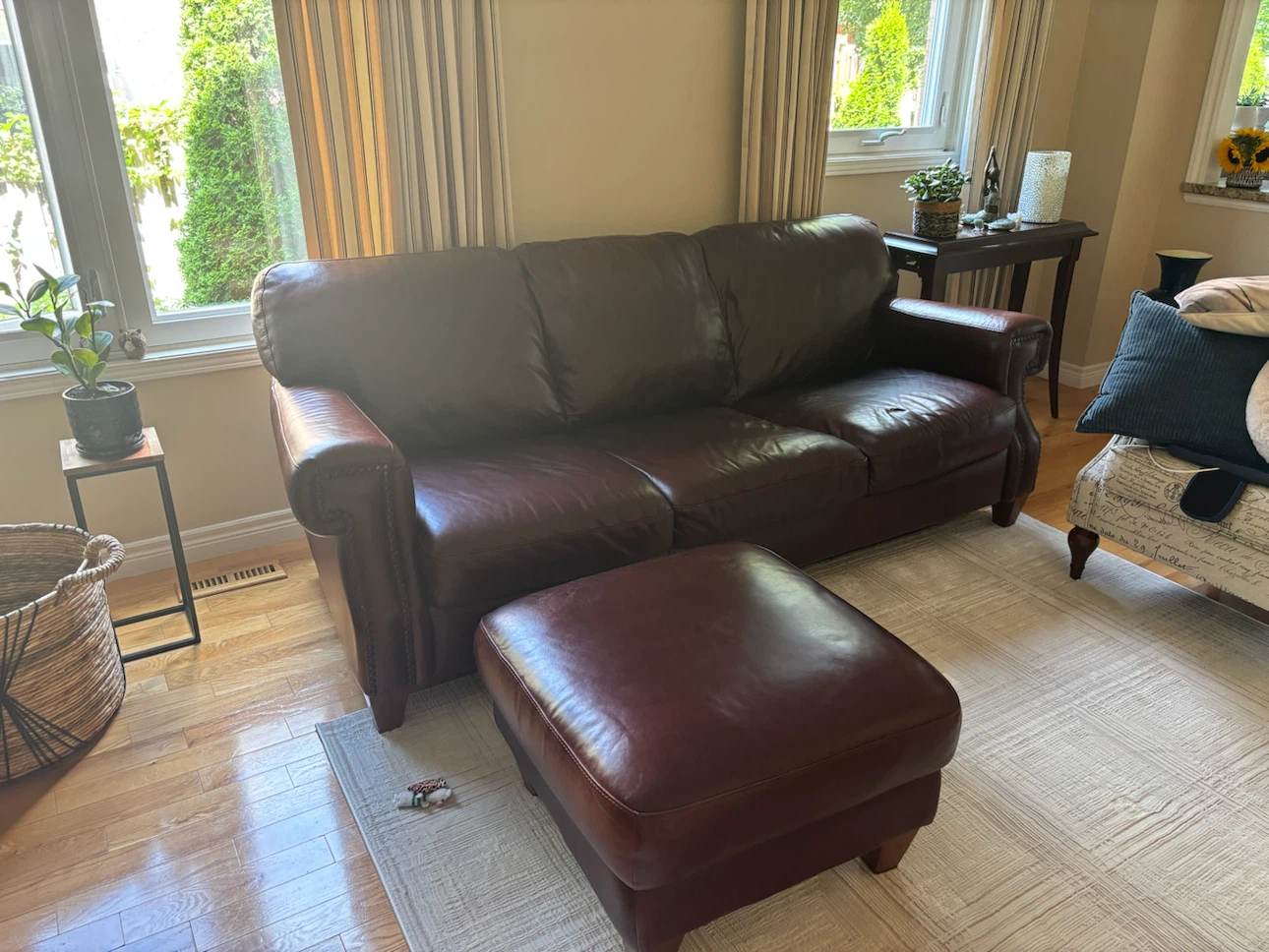 Natuzzi Genuine Leather Sofa – Rich Brown – Excellent Condition