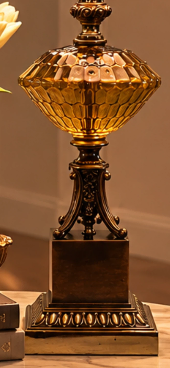 Traditional Amber Glass Table Lamp - photo 4