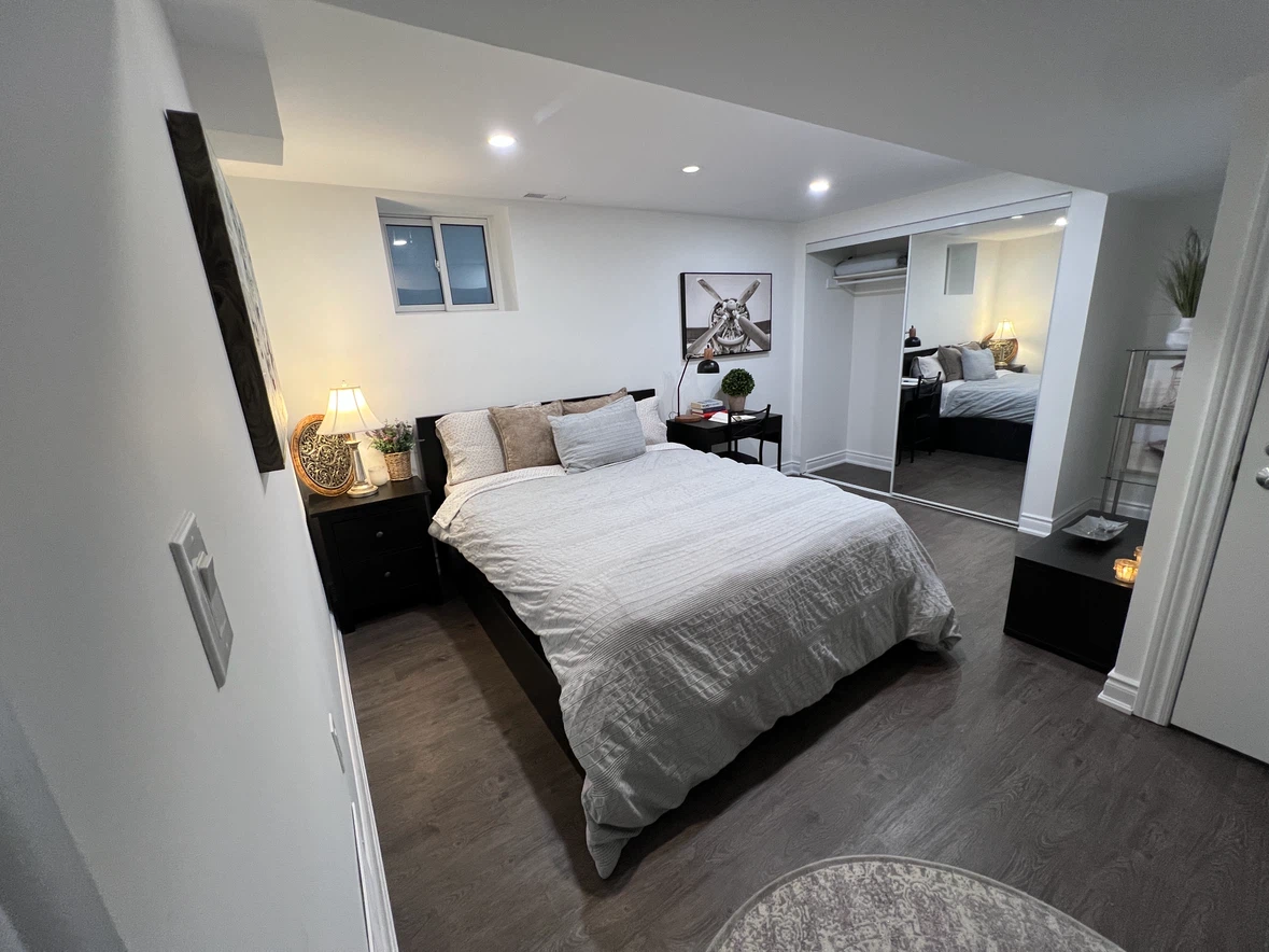 Bedroom with Queen Bed and Desk - photo 3