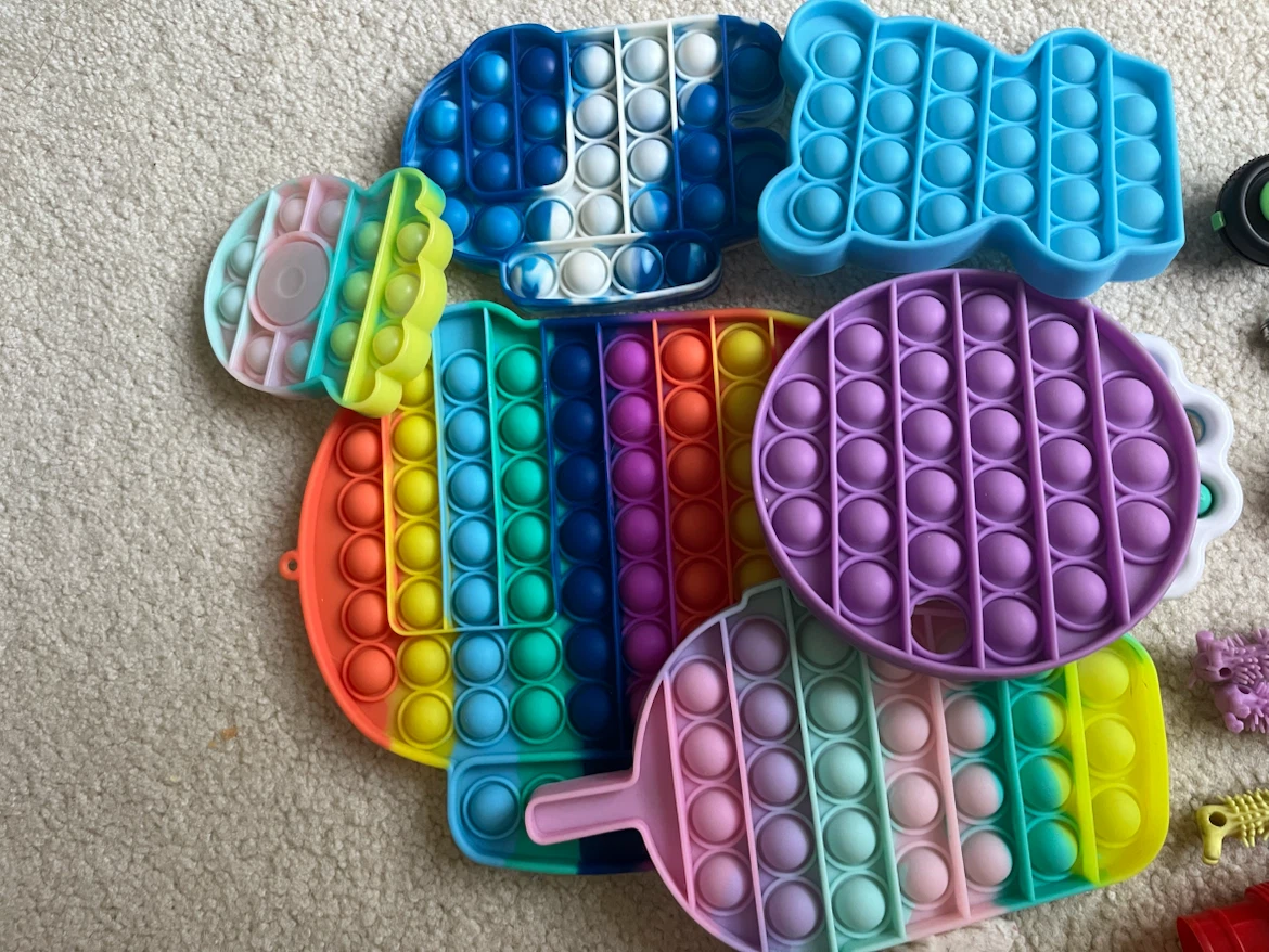 Fidget Toys Bundle - photo 4