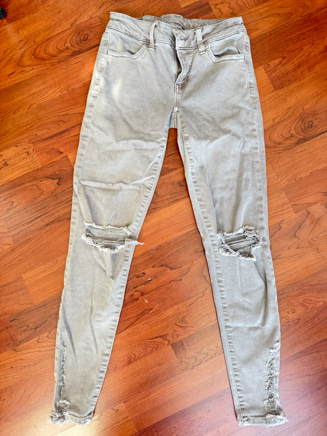 American Eagle Next Level Stretch Distressed Jeans – Light Wash