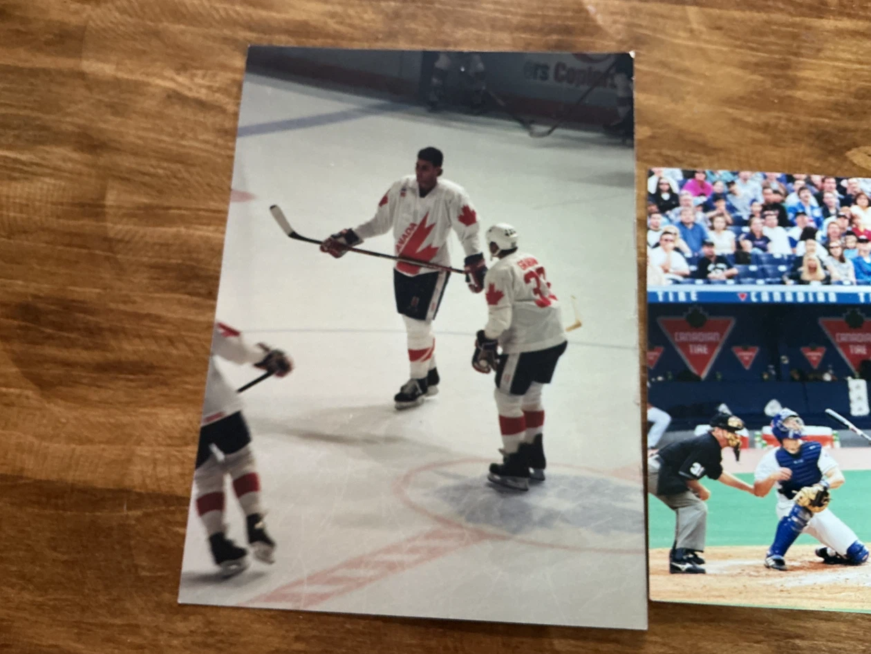 Vintage Sports Action Photos - Team Canada Hockey & Barry Bonds - photo 2