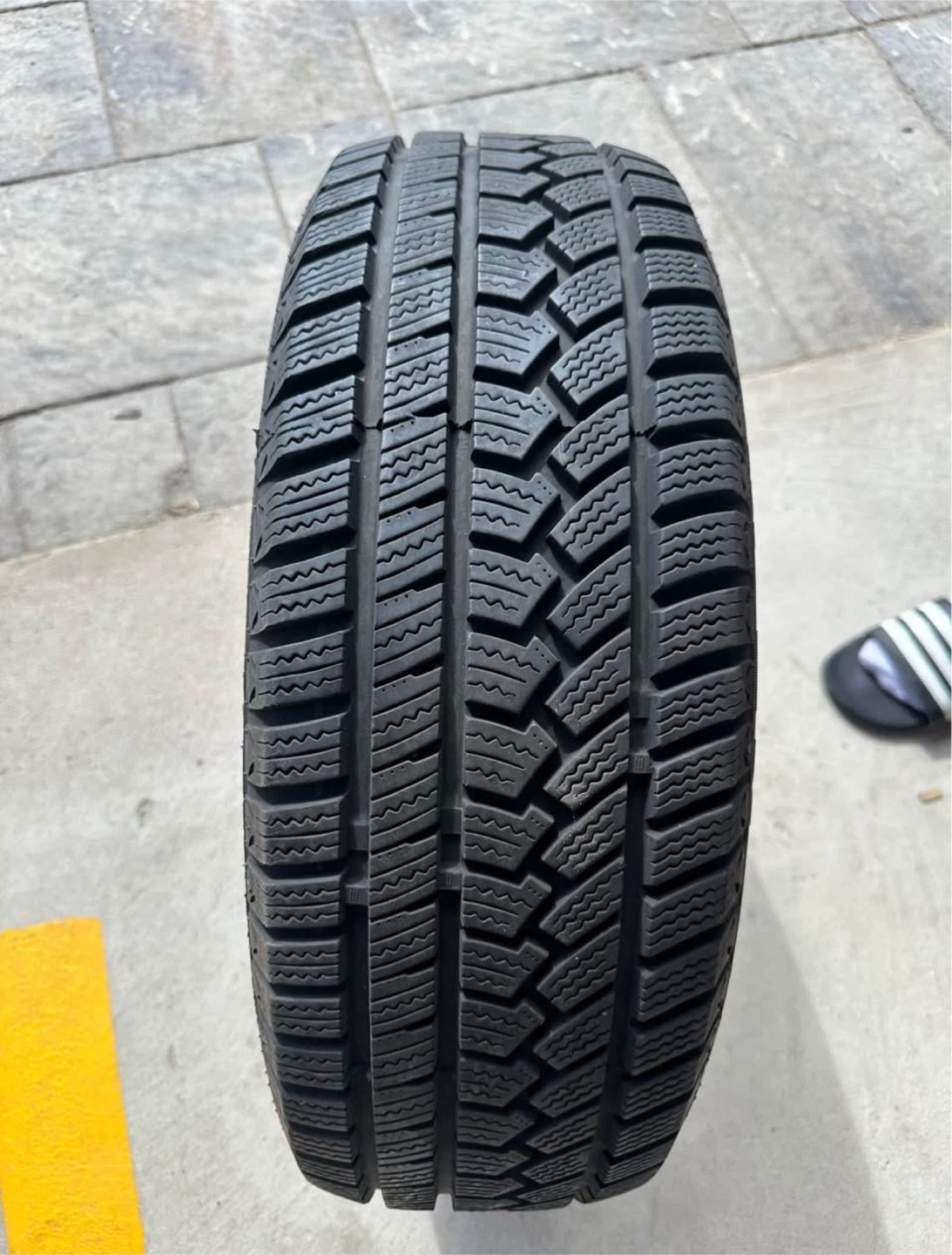 Mirage MR-W562 Studless Winter Tire