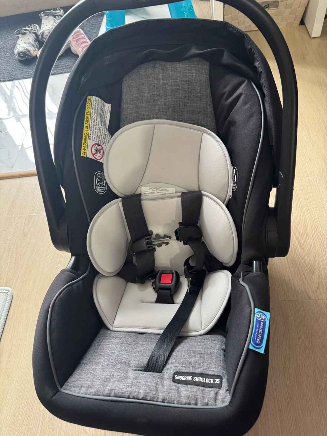 Graco SnugRide SnugLock 35 Infant Car Seat with base - photo 4