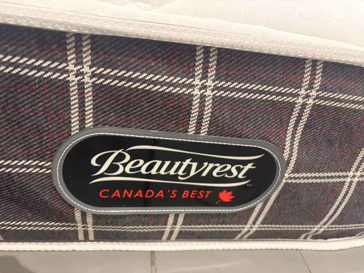 Beautyrest Queen mattress 12” thick - photo 3