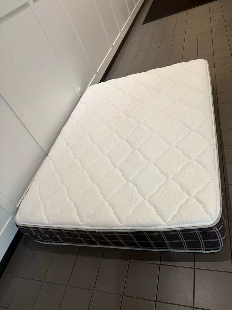 Beautyrest Queen mattress 12” thick - photo 4