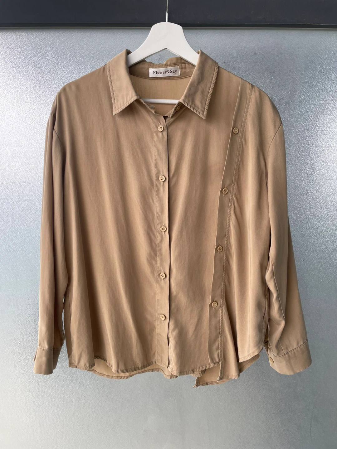 Flower & Say Beige Button-Up Shirt. Size M