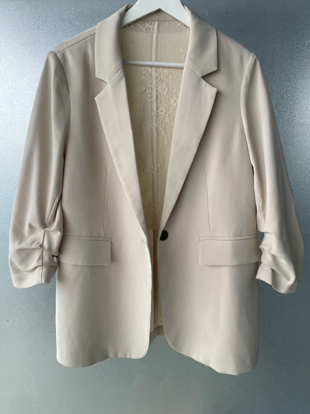 Beige Blazer with Lace Back Panel, size M - photo 5