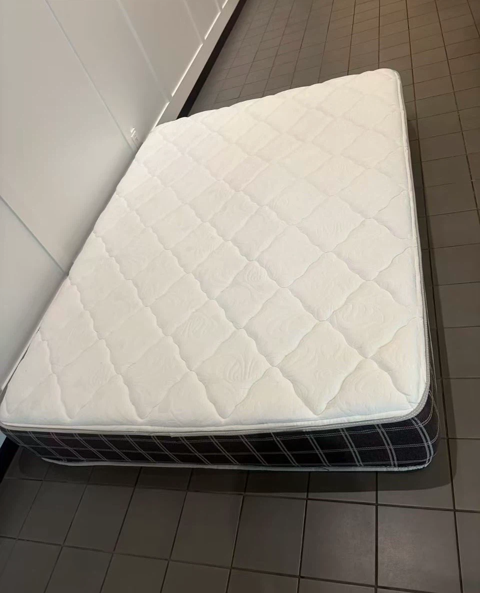 Beautyrest Queen mattress 12” thick