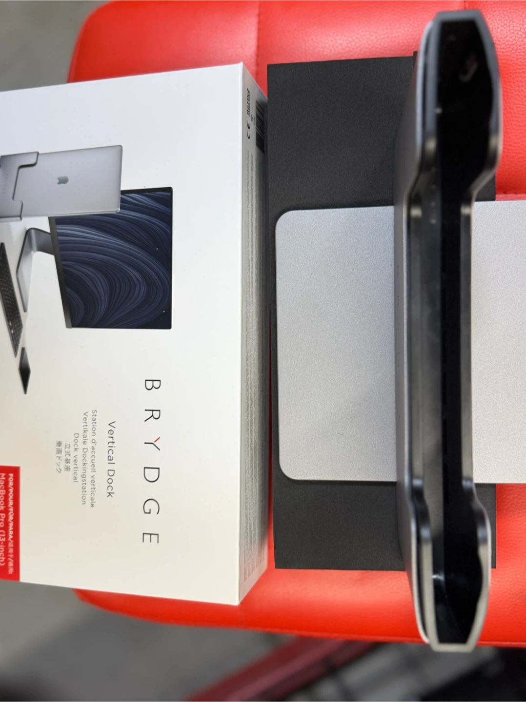 Brydge Vertical Dock for MacBook Pro (13-inch and 15 inch) - photo 5