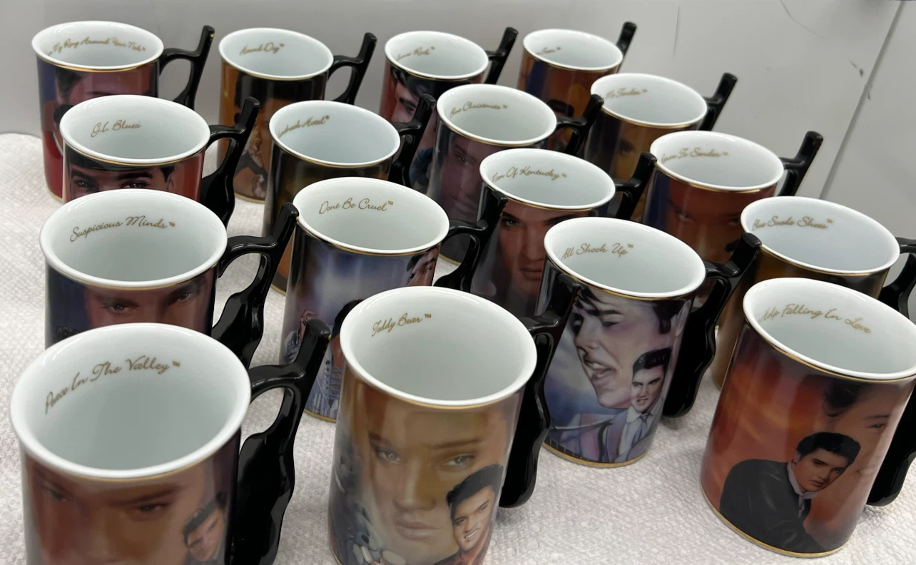 Elvis Presley Cups Bradford Exchange FULLSET 17 Guitar Mugs 2002 - photo 4