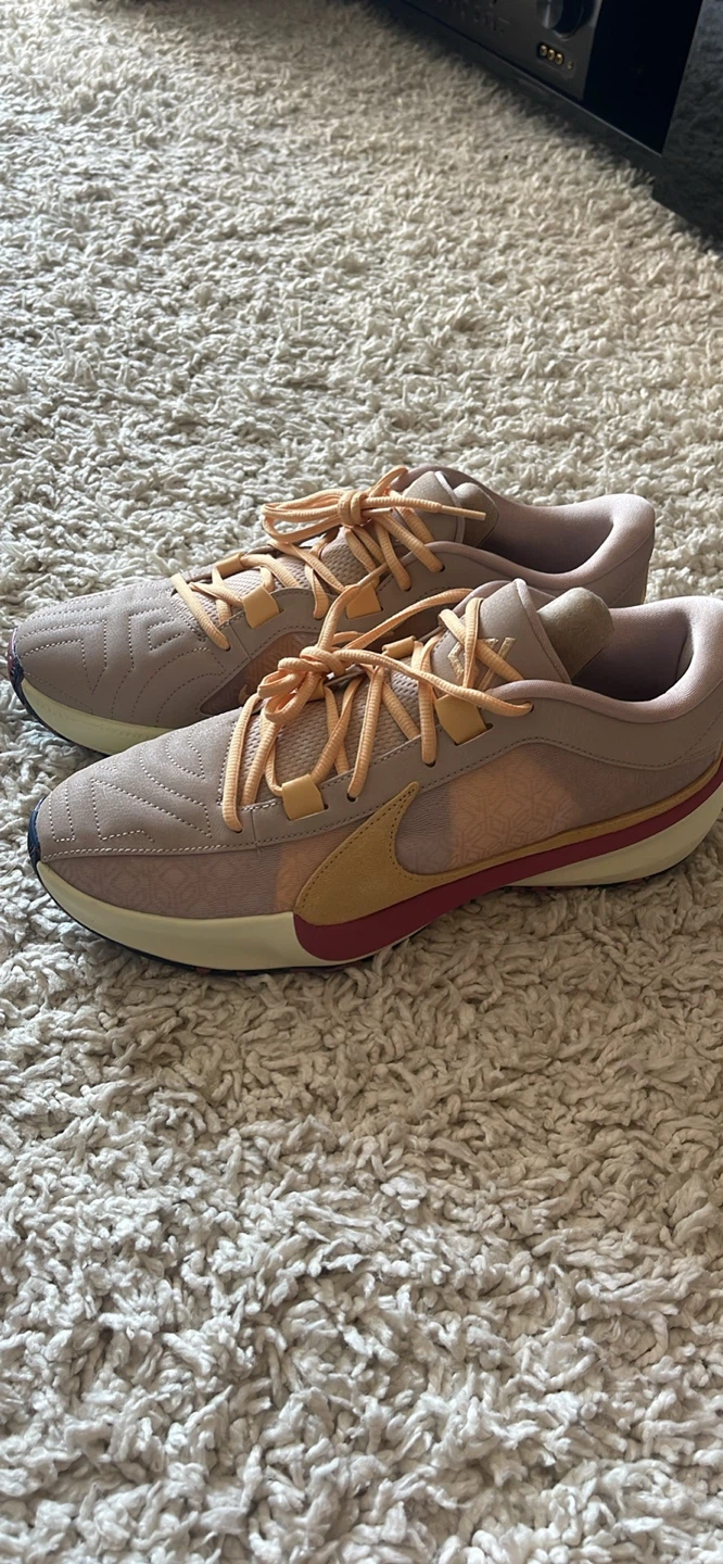 Basketball Shoe - photo 4