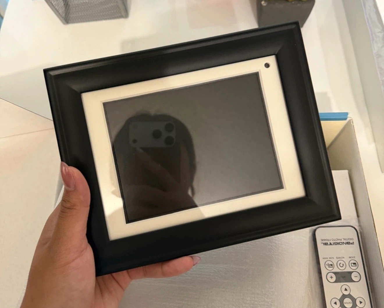 PANDIGITAL 5.6" Tru Photo Digital Photo Frame with Remote