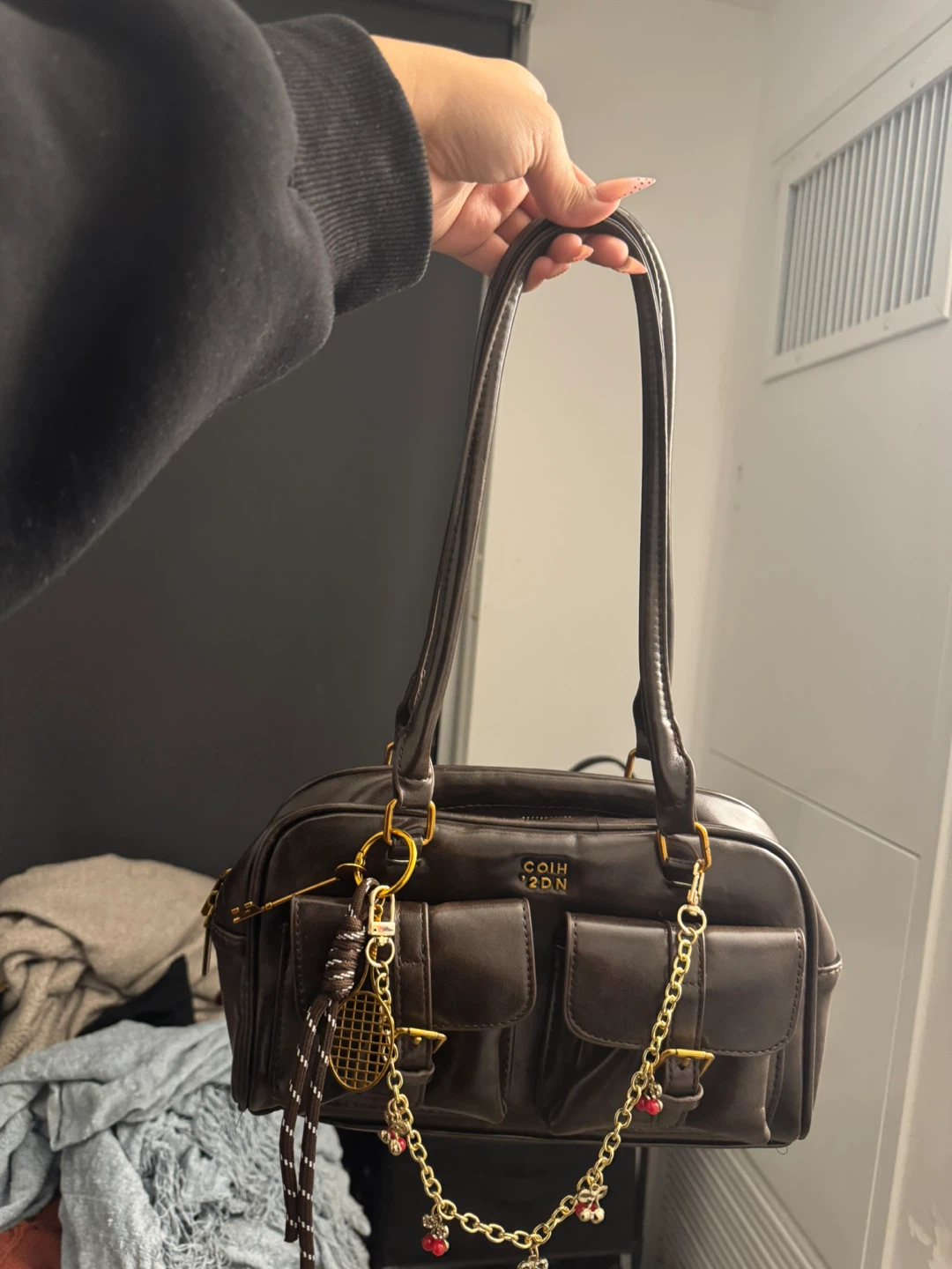 Vintage shoulder bag