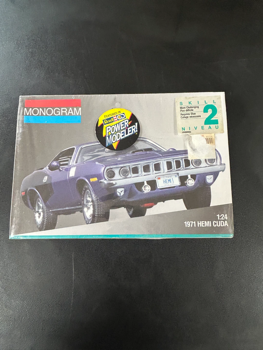 Monogram 1:24 Scale 1971 Hemi Cuda Model Kit