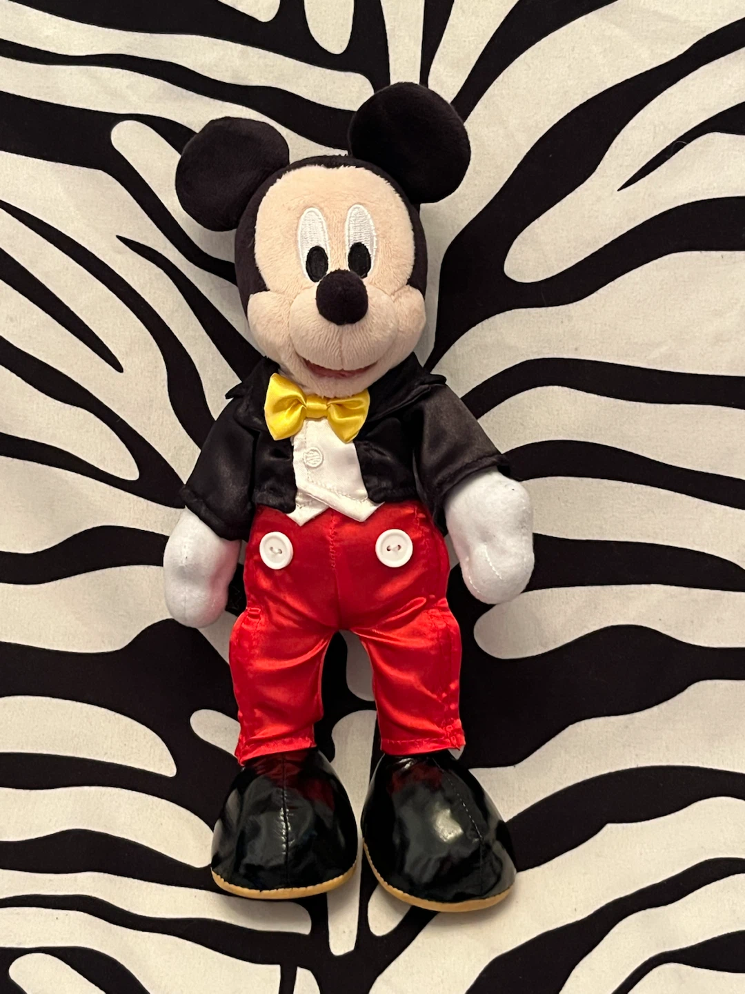 ♥️ Disney Parks Mickey Mouse plush toy ♥️