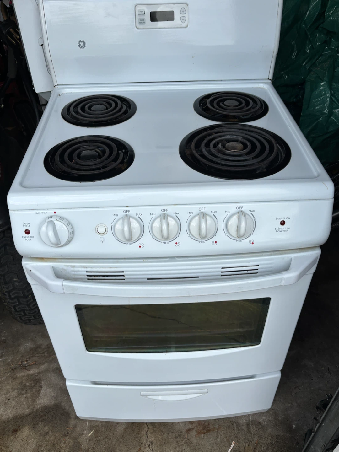 White GE 24 inch Electric Stove and Oven