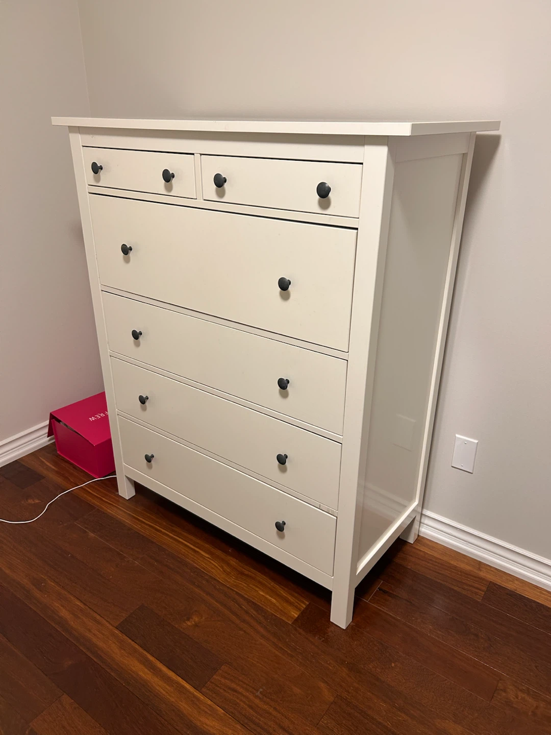 White 6-Drawer Dresser