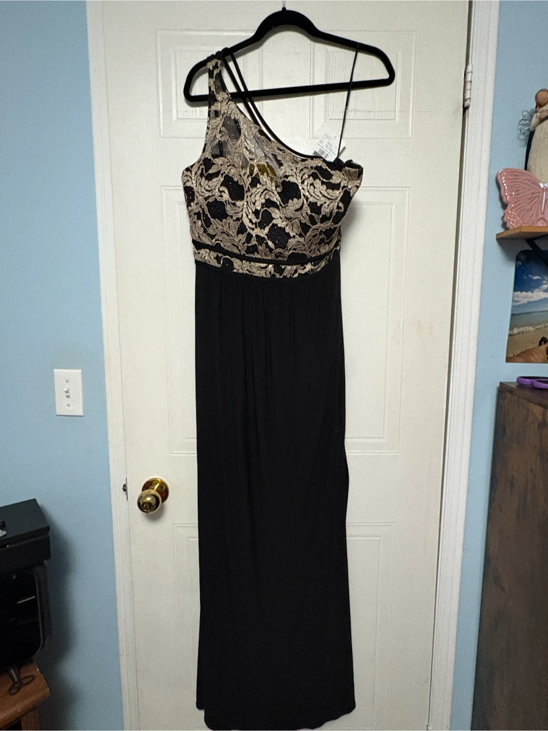 VEN Style Black & Gold One Shoulder Lace Dress